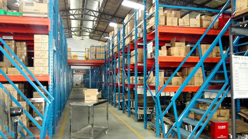 如何避免貨架上的物品受到日光照射而變質(zhì)？